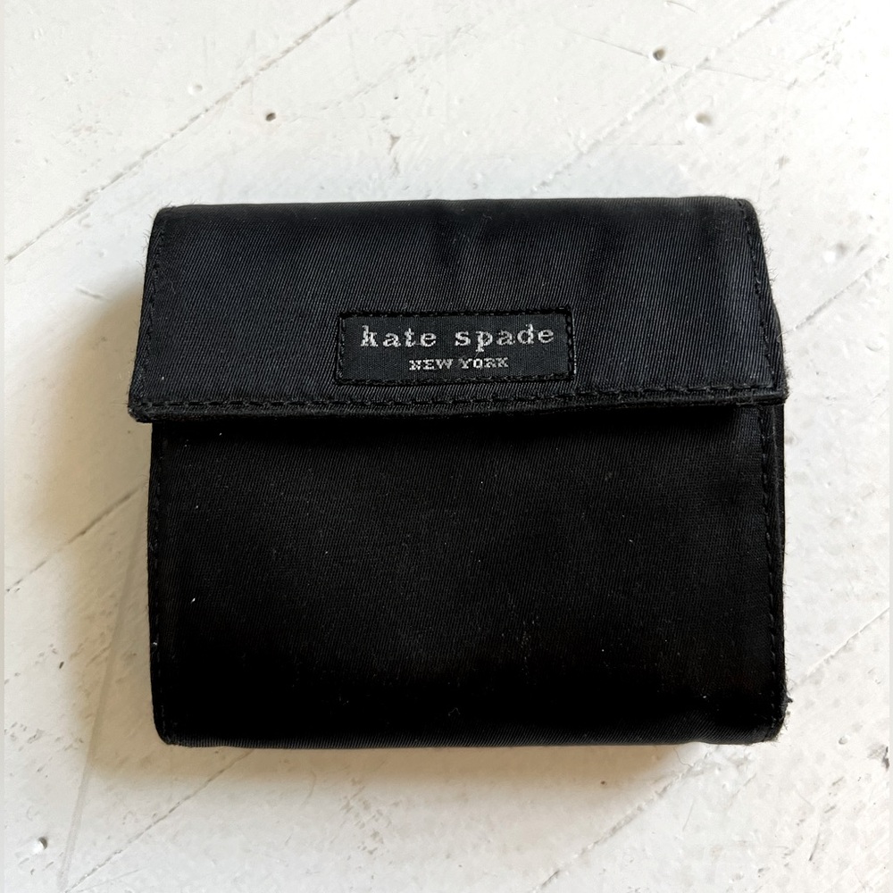 Kate Spade Vintage Nylon Wallet. Pre-owned.
